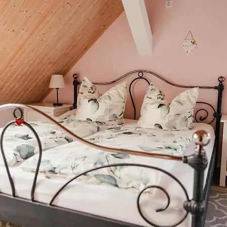 Holiday home Blick Ins Freie: Landhaus Mit Idyllischem Garten