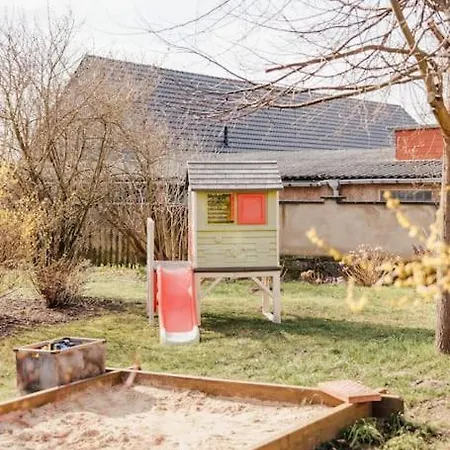 Blick Ins Freie: Landhaus Mit Idyllischem Garten
